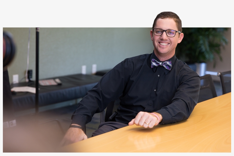 Navy Federal Testimonial - Sitting, transparent png #1304955