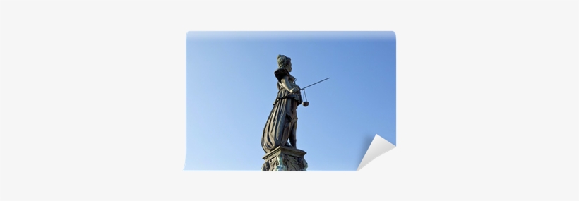 Statue Of Lady Justice In Front Of The Romer In Frankfurt - Statue, transparent png #1696632