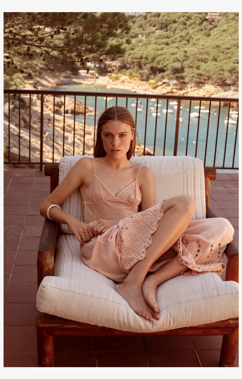 More Views - Back - Sitting, transparent png #2370653