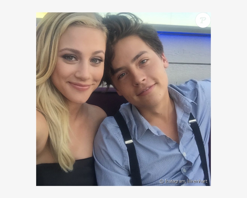 Lili Reinhart Et Cole Sprouse Seraient En Couple - Cole Sprouse And Lili Reinhart Hawaii, transparent png #2746522