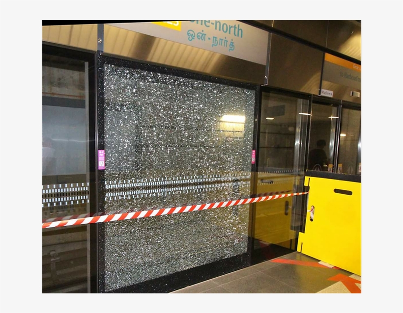 Cracked Glass Panel At Circle Line Station Caused By - November 17, transparent png #287405