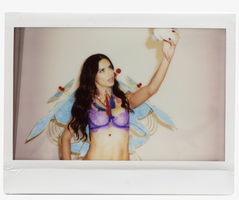 Adriana Lima - Instant Camera, transparent png #2855374