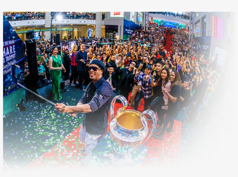 Reliving The Uefa Champions League Trophy Tour - Crowd, transparent png #2960110