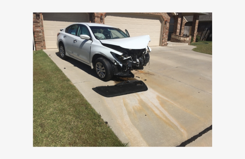 Photos And Videos - Car Sitting In Driveway, transparent png #2969760