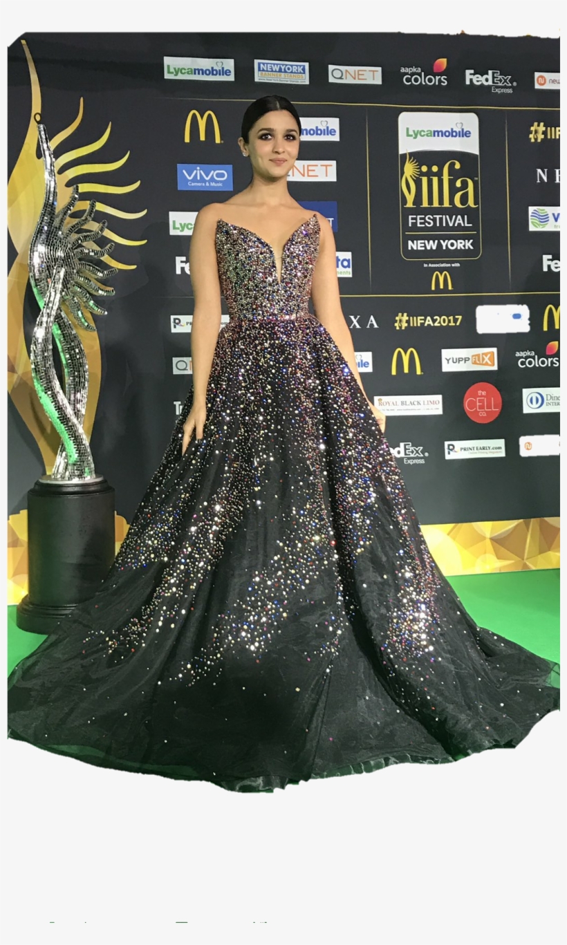 Alia Bhatt Attends Iifa Rocks 2017 Event - Alia Bhatt Iifa 2017, transparent png #3104903