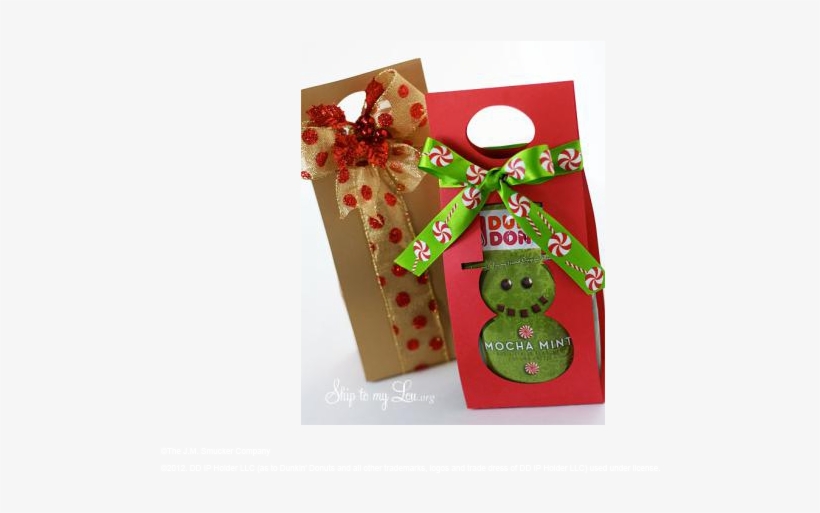 Dunkin' Donuts Is Celebrating The Holiday Season With - Gift, transparent png #3193149