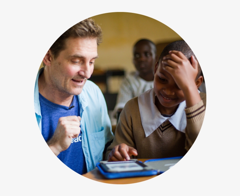 Tad Hills Reading With A Girl In Ghana - Ghana, transparent png #3252033