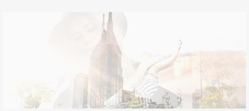 Woman With Hat Exploring Nashville In Front Of Skyline - Skyscraper, transparent png #3391786