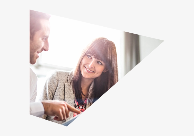 Two People Talking And Pointing At An Ipad - Hombre Y Mujer Hd, transparent png #3874626
