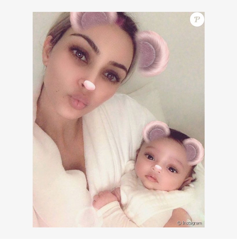Kim Kardashian Présente Sa Fille Chicago, Née Par Mère - Kim Kardashian Baby 2018, transparent png #3958808