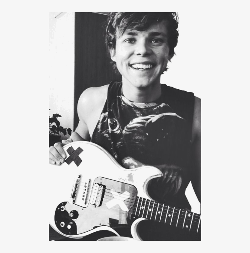 Ashton Irwin - Ashton Irwin Necklace W/ Guitar Charm 5sos 5 Seconds, transparent png #3962377