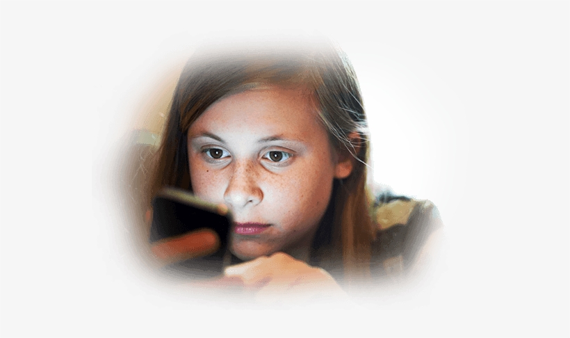 Photo Of A Child Using Cell Phone - Nguy Cơ Trầm Cảm, transparent png #4015758