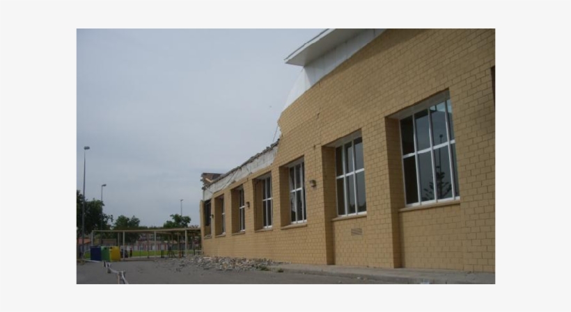 Caída De Antepecho De Bloque Sin Armar En Un Edificio - House, transparent png #4021877