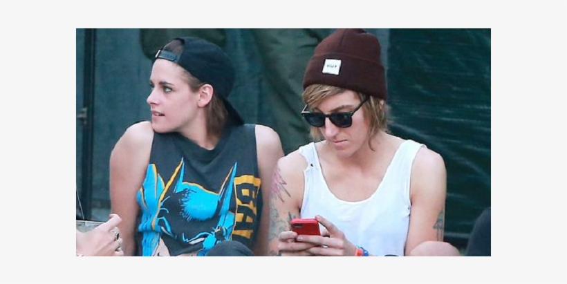 Kristen Stewart Junto A Su Novia Alicia Cargile - Alicia Cargile And Kristen Stewart Kiss, transparent png #4846574