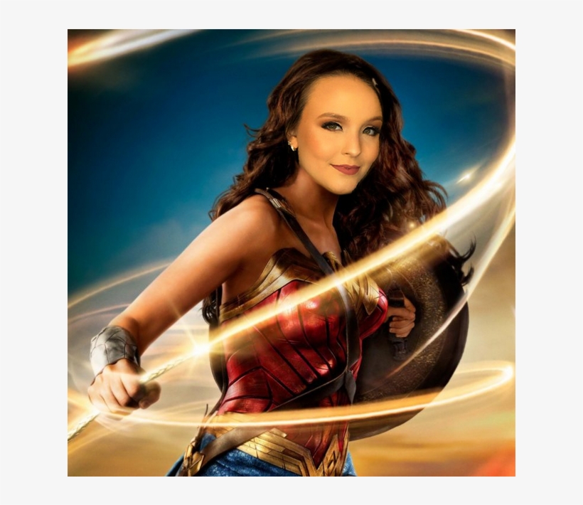 Larissa Manoela É A Mulher-maravilha Veja 7 Semelhanças - Wonder Woman 2017 Film Cast, transparent png #5007699