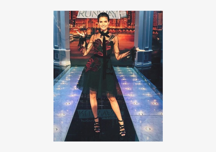 Sara Sampaio Brilha Como Jurada Em Concurso De Talentos - Sara Sampaio Project Runway Middle East, transparent png #5262314