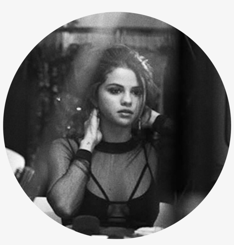 Worldwide Units Estimation » - Selena Gomez The Heart Wants What It Wants Clothes, transparent png #576618