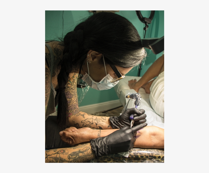 Artist Hayley Schwied, Above Left, Is A Graduate Of - Girl, transparent png #6333698
