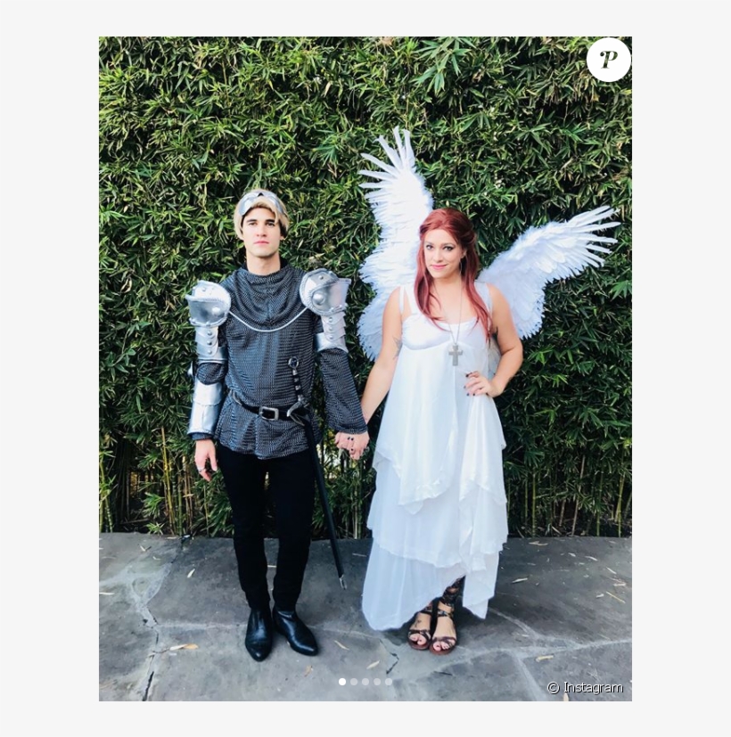 Darren Criss Et Sa Compagne Mia Swier, Ici Lors D'halloween - Darren Criss And Mia Swier, transparent png #6418207