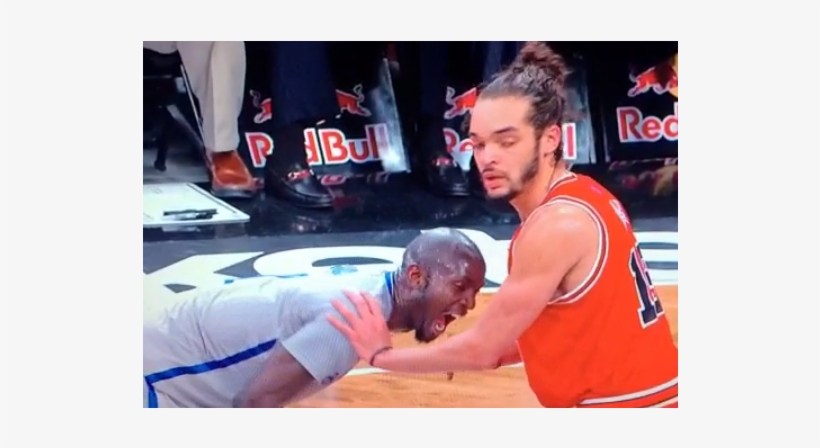 El Veterano De Los Nets Intentó Morder En La Mano A, transparent png #6668960