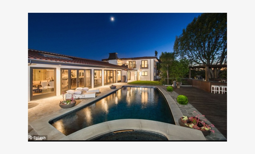 Mila Kunis' Old Haunt Sells Again For Nearly - Mediterranean Hollywood Houses, transparent png #7720770
