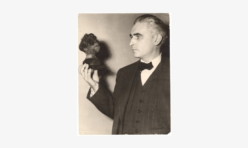 Thomas Dodd With Shrunken Head Exhibit - Tuxedo, transparent png #8042754
