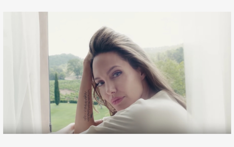 Angelina Jolie, Sensuelle Et Romantique Pour Mon Guerlain - Angelina Jolie Pub Guerlain, transparent png #8208428