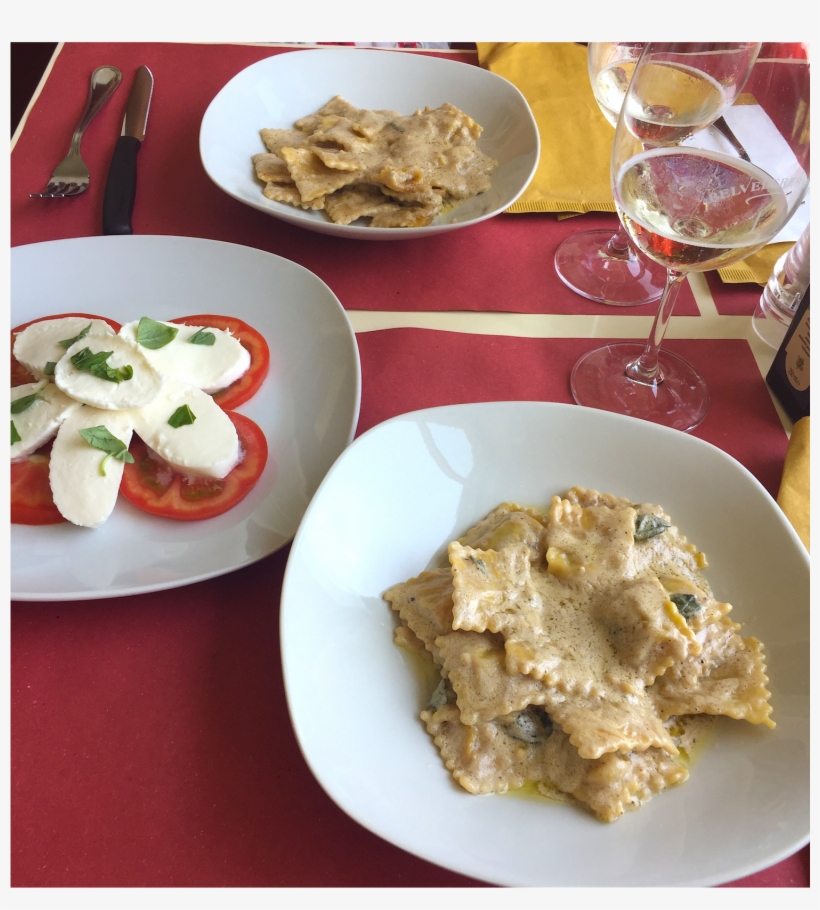 Mouthwatering Spinach Ravioli In A Walnut Cream Sauce - Caprese Salad, transparent png #8622206