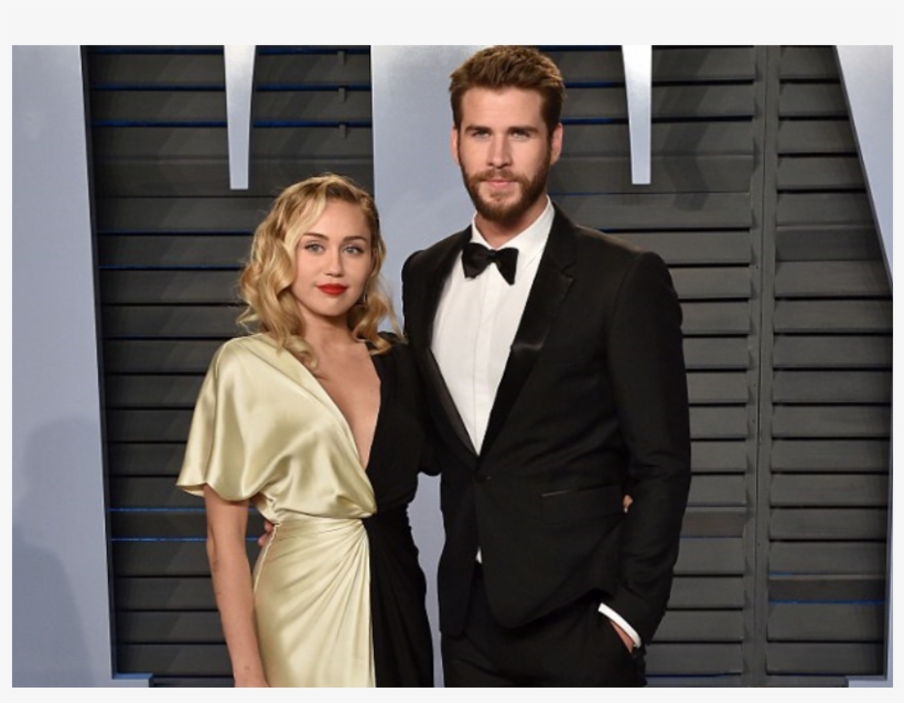 Liam Hemsworth And Miley Cyrus, transparent png #9608997