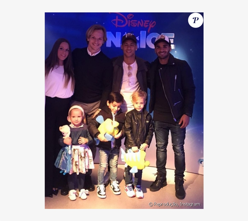 Neymar Assiste Espetáculo Da Disney Ao Lado Do Filho, - Neymar, transparent png #9888318