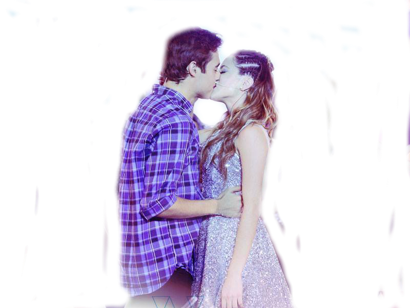 Foto Png Del Beso De Violetta Y Leon No Olvides Guardarlo - Jorge Blanco A Martina Stoessel Kisses (800x600), Png Download