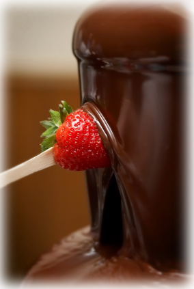Cascada Chocolate Con Frutillas (284x423), Png Download