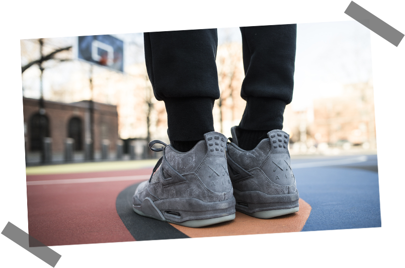 kaws jordan 4 on feet