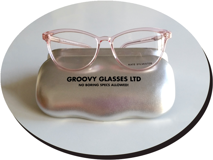 Kate-sylvester - Reflection (700x525), Png Download