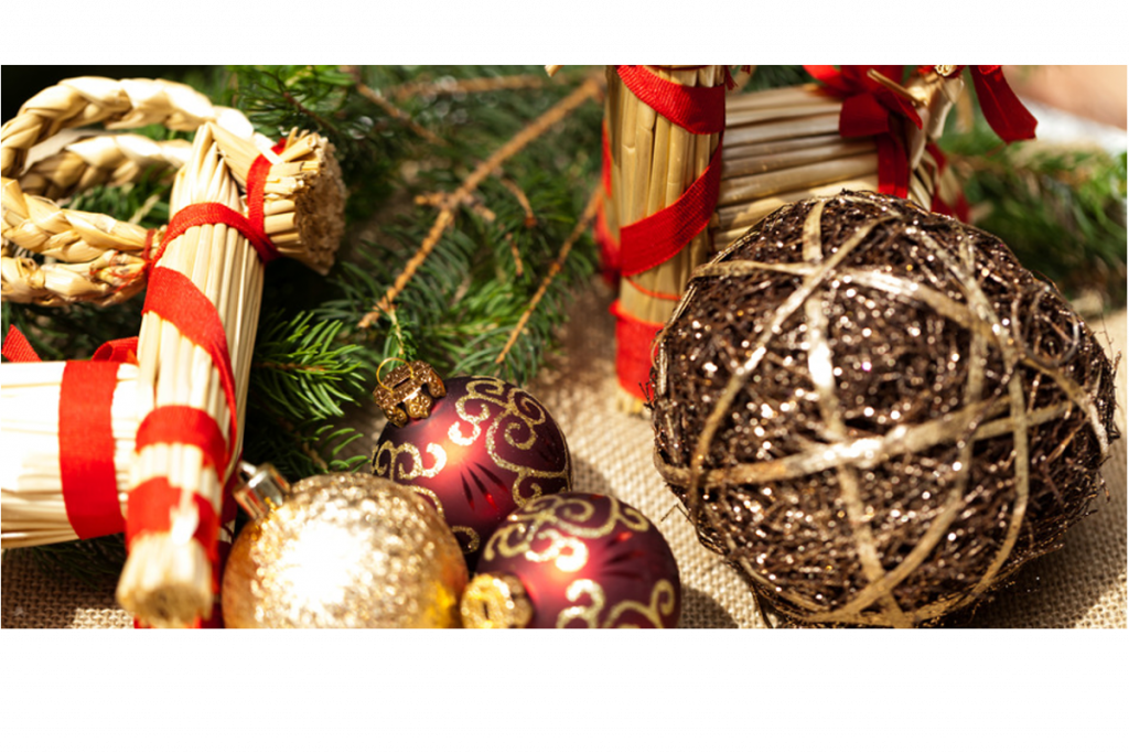 20 Nov Christmas Background With Baubles And Craft (1024x683), Png Download
