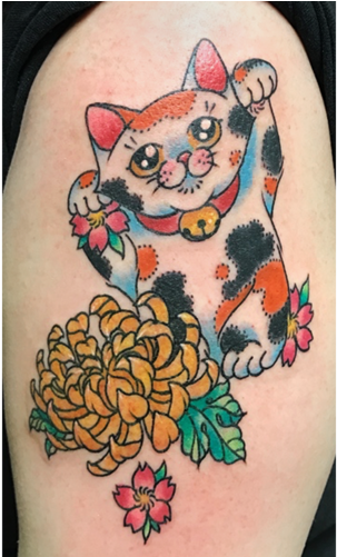 Rebeka Maine Tattoo Artist Lucky Cat Chrysanthemum (1000x500), Png Download