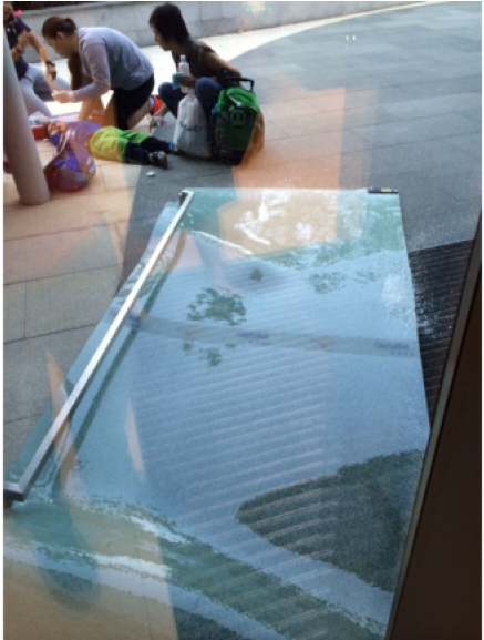 On Aug 7, 2014, A Glass Door On Level 5 Of Westgate - Sliding Glass Door (1024x576), Png Download