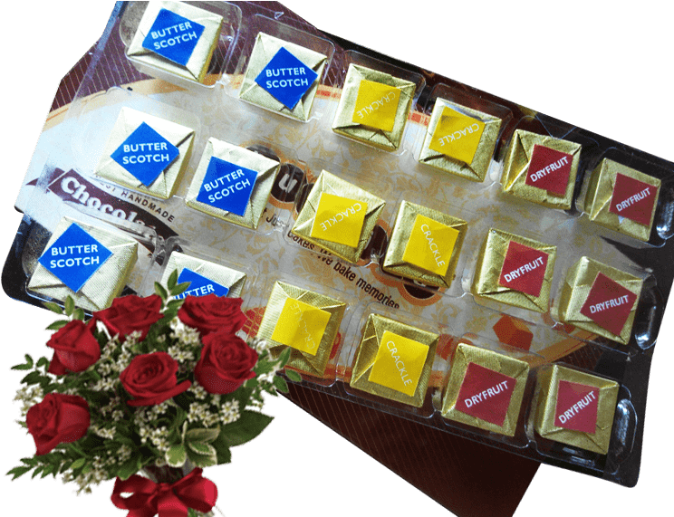 18 Pieces Chocolates Box With Bouquet Of Rose - Thoughts Of You Bouquet With Red Roses - Deluxe (750x570), Png Download