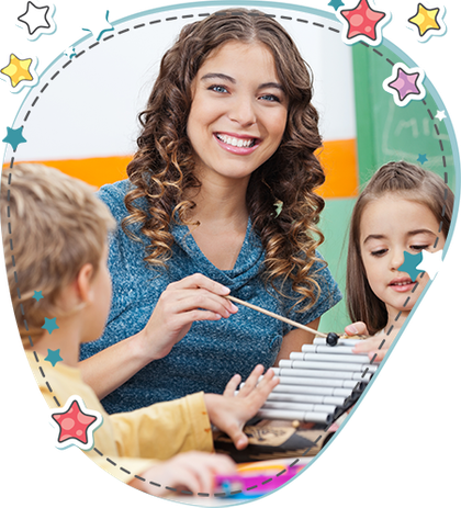 Portrait Of Happy Preschool Teacher And Children Playing - Imagenes De Trabajo Maestra (420x463), Png Download