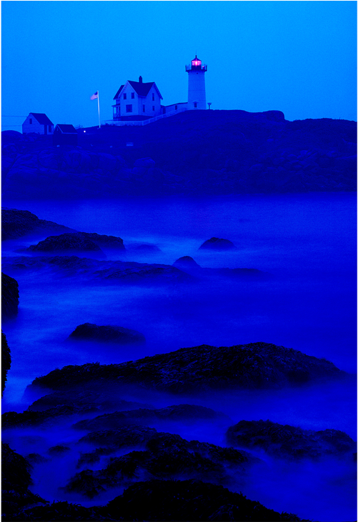 Photograph Of A Maine Lighthouse In Blue Mist And Ocean - Maine (1000x750), Png Download