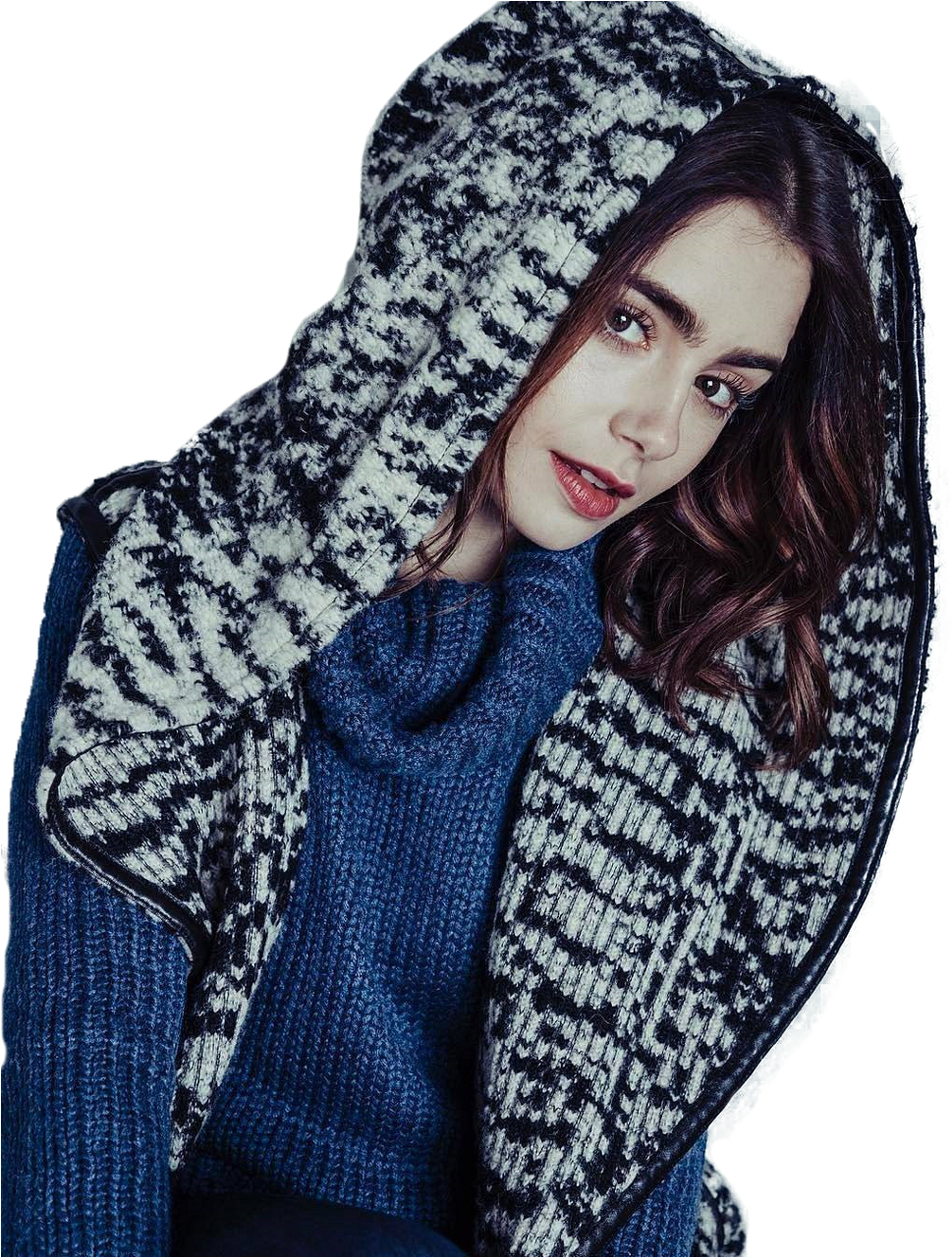Report Abuse - Lily Collins Con Gorro (1024x1279), Png Download