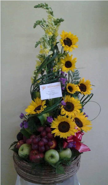 Girasoles Y Frutas - Arreglos Florales Y De Frutas Con Girasoles (600x600), Png Download