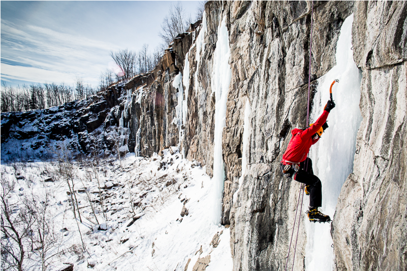 Ice Climbing At Casket Quarry - Climbing (800x800), Png Download