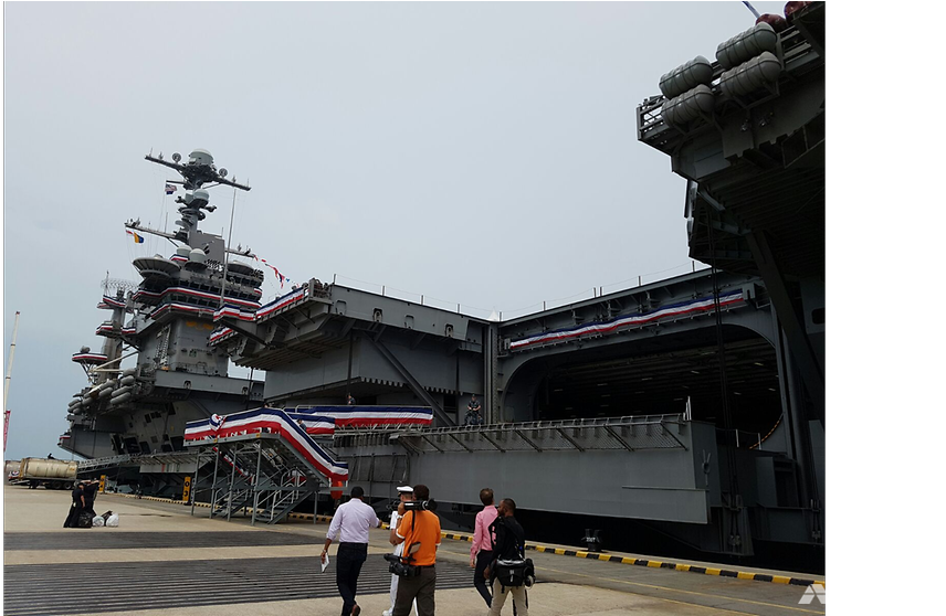 Us Aircraft Carrier In Singapore To Complement Naval - Battlecruiser (991x557), Png Download
