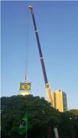 Hasteamento Da Bandeira Do Brasil No Parcão Em Porto - Moinhos De Vento Park (470x470), Png Download