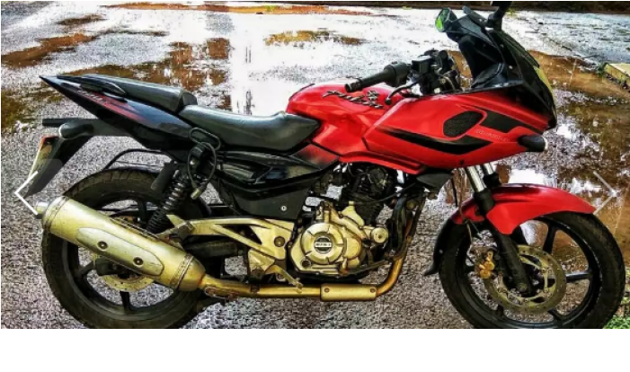 Second Hand Bajaj Pulsar For Sale - Motorcycle (700x500), Png Download