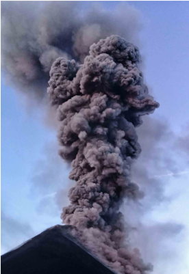 Acatenango Fuego Crater - Acatenango (524x400), Png Download