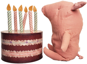 Birthday Cake & Candles With Pig - Maileg Födelsedagljus I Tårtabox (400x329), Png Download