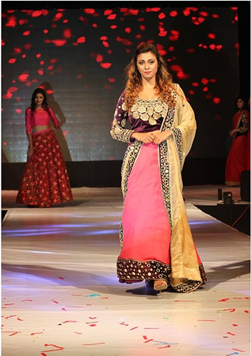 Fashion Show - Georgette (750x500), Png Download