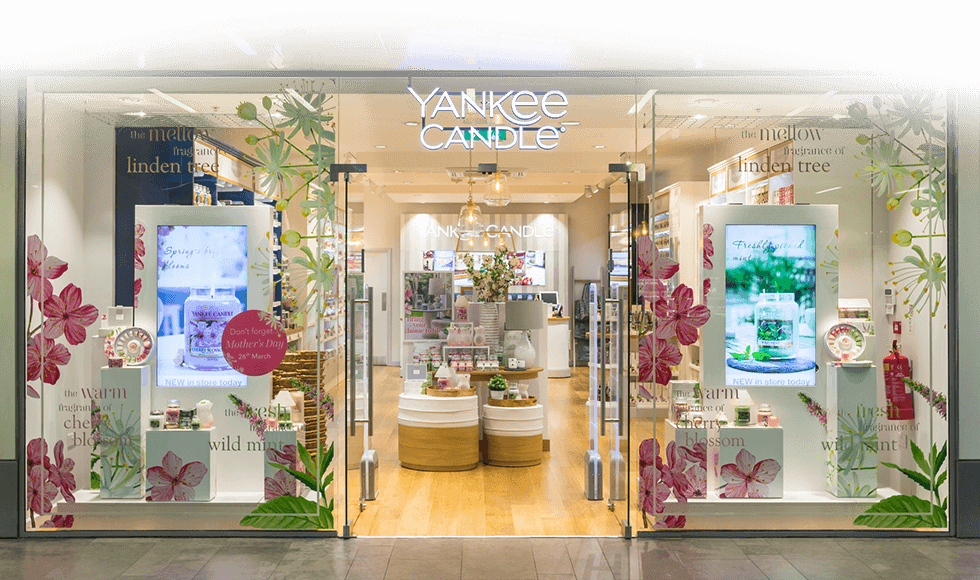 One Of The New Flagship Yankee Candle Stores In The - Yankee Candle Shop Front (980x580), Png Download